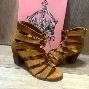 Crown Vintage Gladiator Block Heel Sandal 8